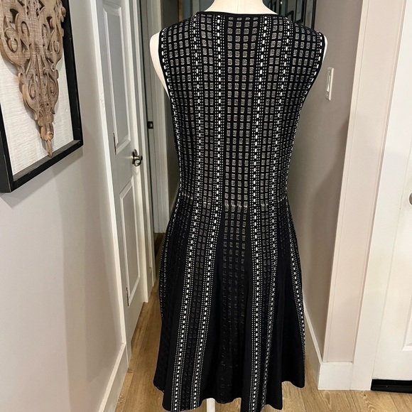 LUXE by CARMEN MARC VALVO black and nude fit and flare knit dress - Picture 5 of 13